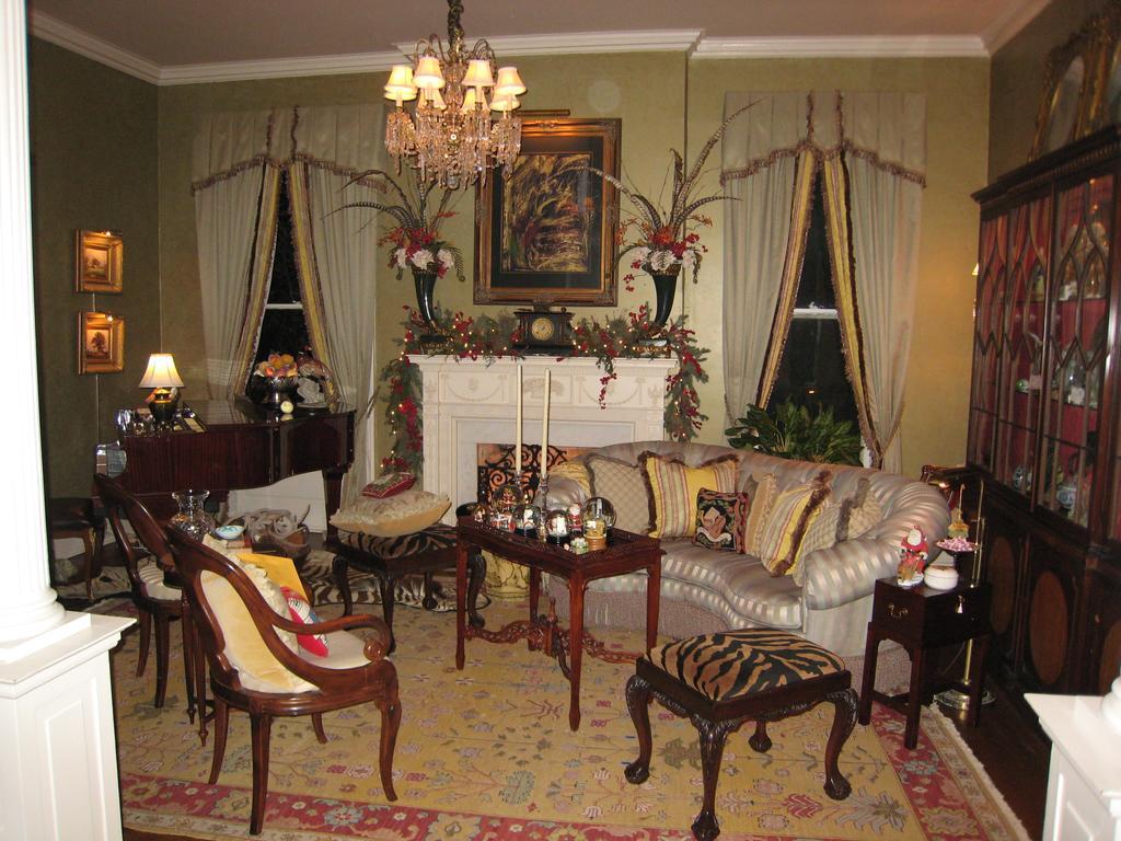 Belle Oaks Inn Gonzales ภายนอก รูปภาพ