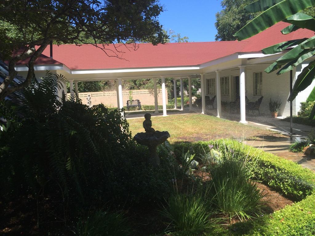 Belle Oaks Inn Gonzales ภายนอก รูปภาพ