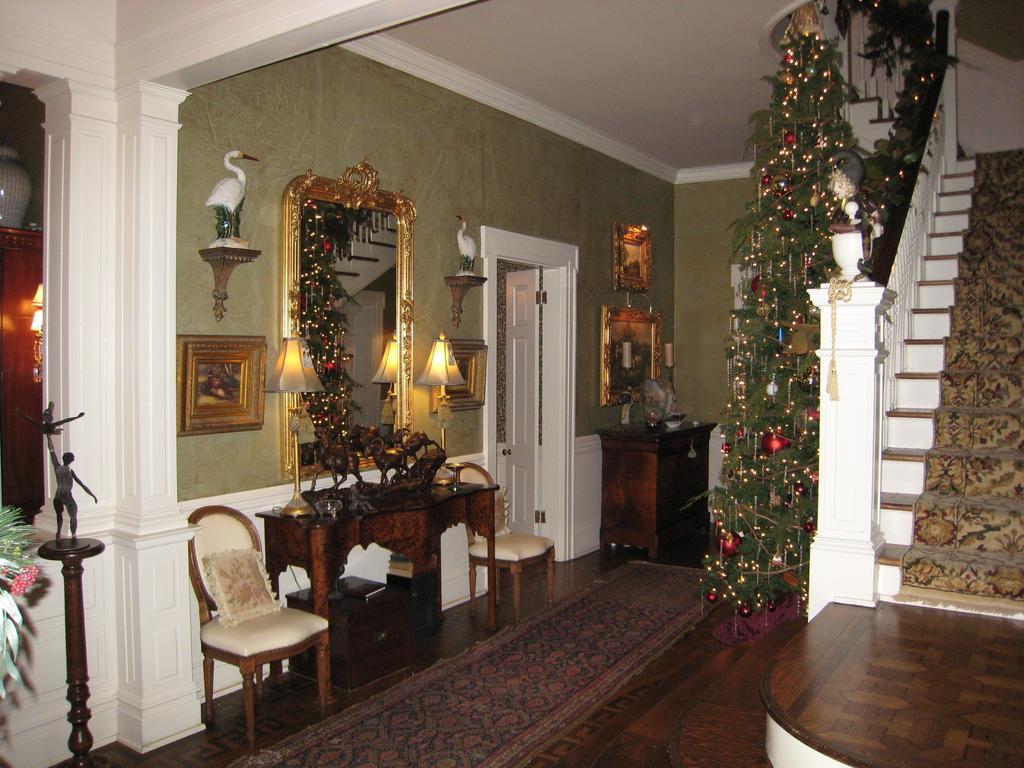 Belle Oaks Inn Gonzales ภายนอก รูปภาพ