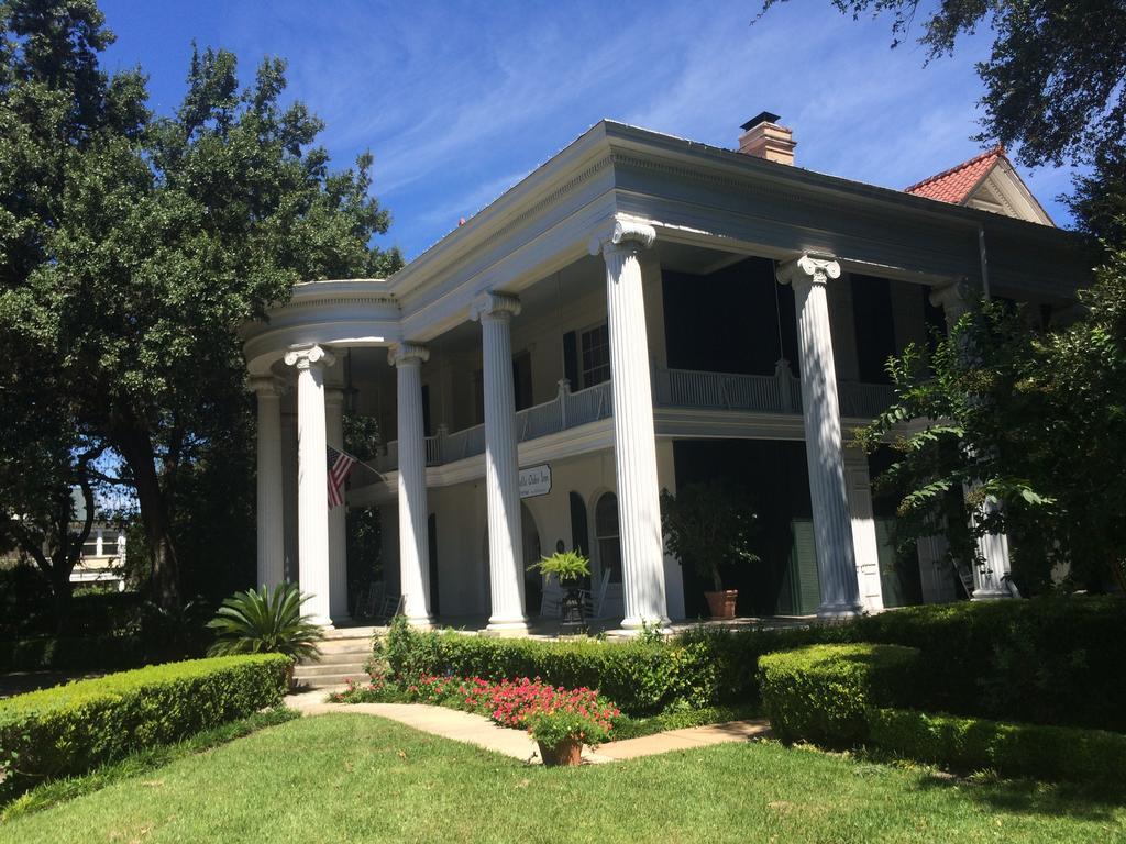 Belle Oaks Inn Gonzales ภายนอก รูปภาพ
