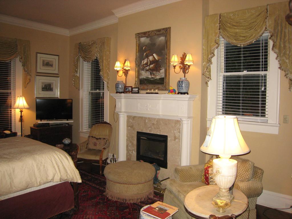 Belle Oaks Inn Gonzales ภายนอก รูปภาพ