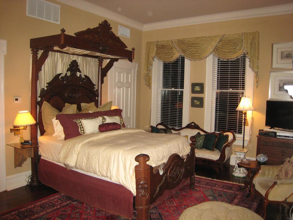 Belle Oaks Inn Gonzales ภายนอก รูปภาพ